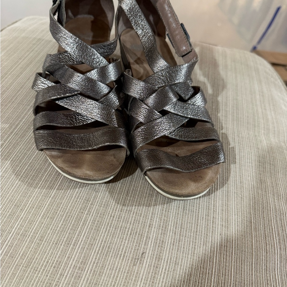 Dansko Women's Bronze Strappy Sandals
